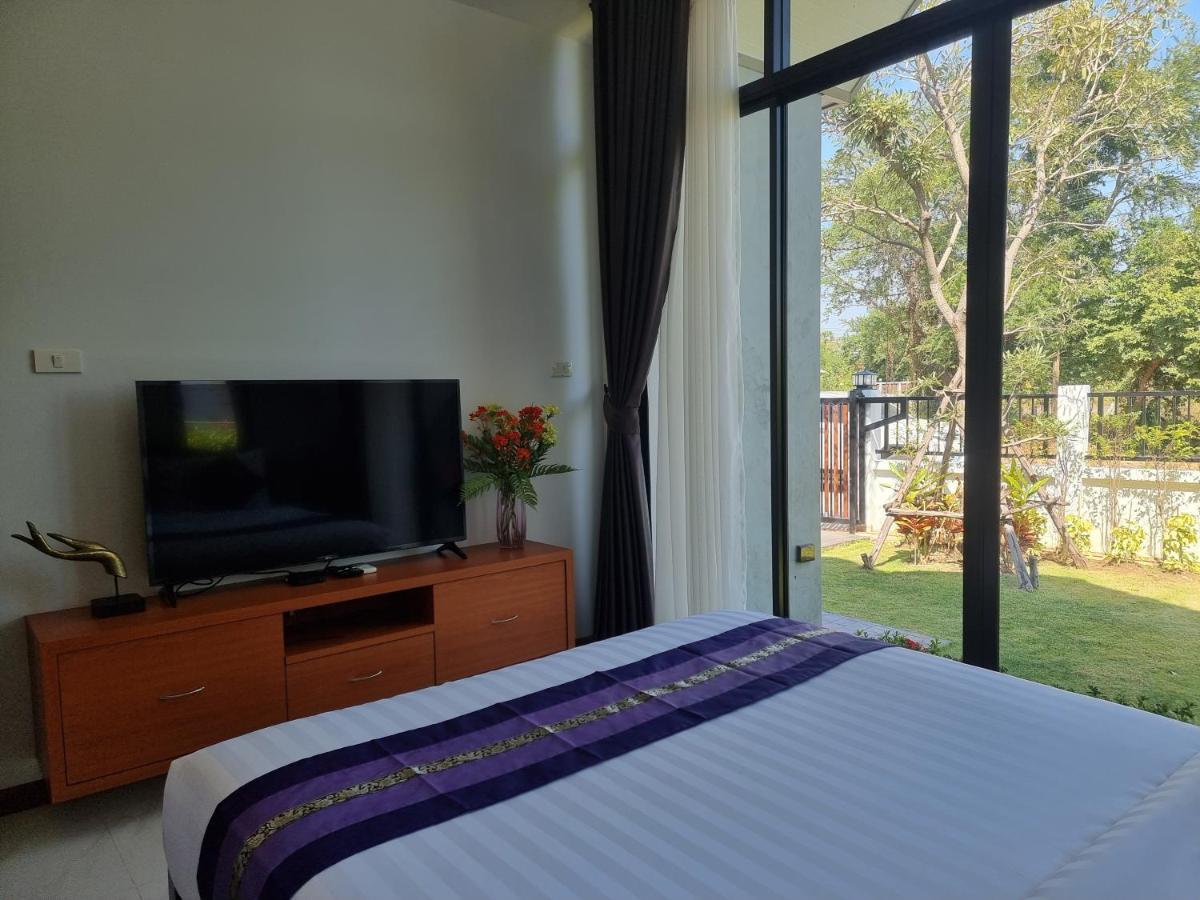 Baan Dalah Pool Villa Buriram Extérieur photo